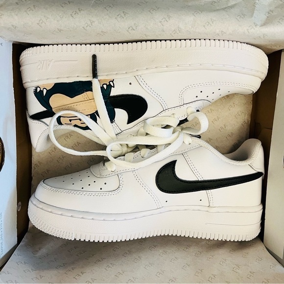 NIKE Kid's Unisex White/Teal Air Force 1's Custom Pokemon Snorlax Sneakers NWB - Picture 8 of 10